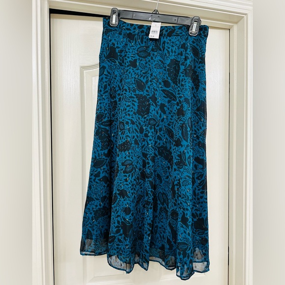 Ann Taylor chiffon, lined midi skirt. Size 0. NWT - Picture 2 of 5